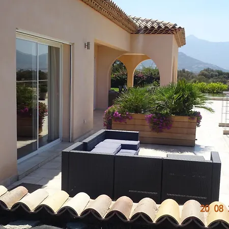 La Vista Bed & Breakfast 2*