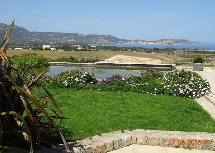 La Vista לינה וארוחת בוקר 4*