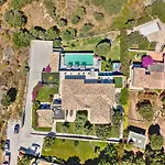 La Vista Bed & Breakfast 4*