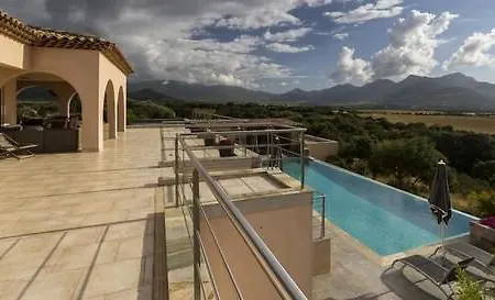 La Vista Bed & Breakfast 4*